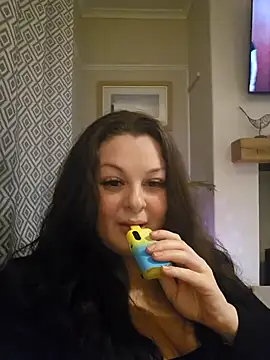 Snapshot of Britishbella chatting on 02-21-25, 01:22 Britishbella online show from 02-21-25, 01:22