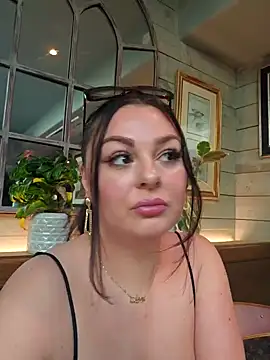Snapshot of Britishbella chatting on 09-19-25, 03:16 Britishbella online show from 09-19-25, 03:16