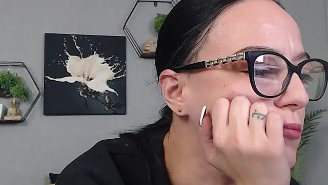 IzabelllNoir online show from 01-10-26, 10:43