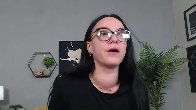 IzabelllNoir online show from 05-23-26, 04:44