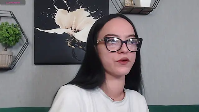 IzabelllNoir online show from 04-10-26, 05:03