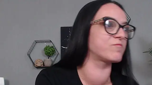 IzabelllNoir online show from 04-29-26, 05:30