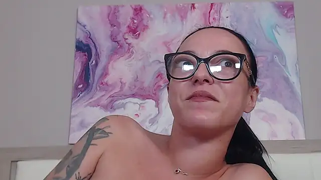 Snapshot of IzabelllNoir chatting on 06-28-26, 03:51 IzabelllNoir online show from 06-28-26, 03:51