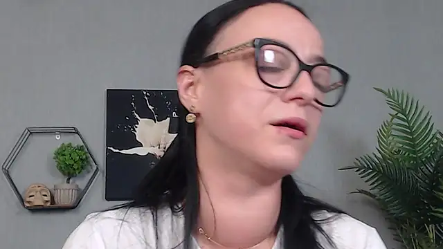 IzabelllNoir online show from 05-21-26, 10:56
