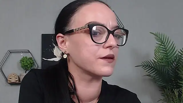IzabelllNoir online show from 05-15-26, 06:06