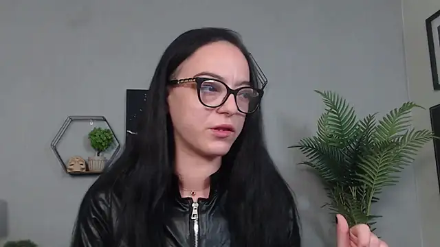 IzabelllNoir online show from 05-10-26, 07:56