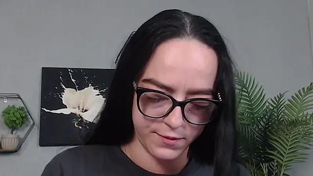 IzabelllNoir online show from 04-24-26, 09:00
