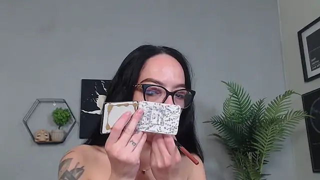 IzabelllNoir online show from 04-30-26, 05:47