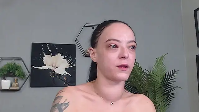 IzabelllNoir online show from 02-14-26, 07:30