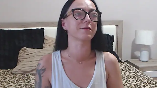 Snapshot of IzabelllNoir chatting on 06-16-26, 07:41 IzabelllNoir online show from 06-16-26, 07:41