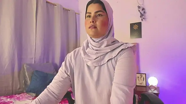 AishaAmin  online show from 06-10-26, 12:28