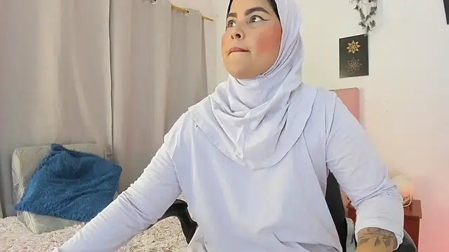AishaAmin  online show from 07-07-26, 12:09