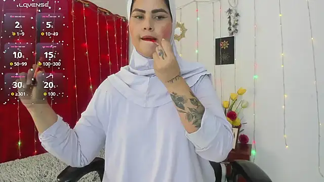 AishaAmin  online show from 04-23-26, 12:29