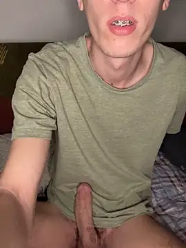 Snapshot of alexyourboy chatting on 02-28-26, 11:04 alexyourboy online show from 02-28-26, 11:04