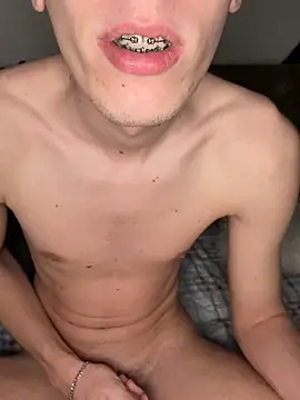 Snapshot of alexyourboy chatting on 02-15-26, 10:30 alexyourboy online show from 02-15-26, 10:30