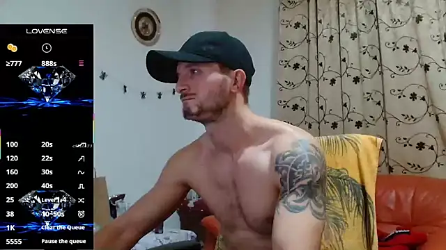 Snapshot of cuple_hoot_ chatting on 10-29-25, 06:12 cuple hoot  online show from 10-29-25, 06:12