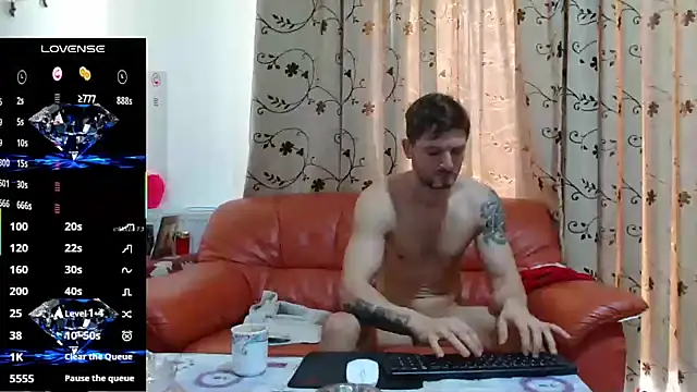 Snapshot of cuple_hoot_ chatting on 10-28-25, 08:02 cuple hoot  online show from 10-28-25, 08:02