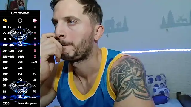 Snapshot of cuple_hoot_ chatting on 10-04-25, 03:35 cuple hoot  online show from 10-04-25, 03:35