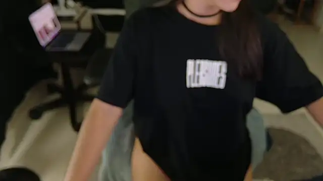 Lucy Fer5 online show from 04-06-26, 08:54