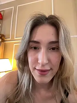 SerenaBennet online show from 10-31-25, 10:23