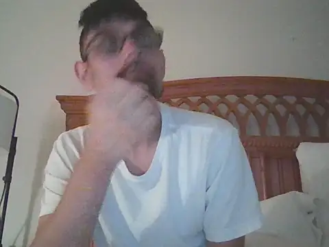 Snapshot of spence204011 chatting on 10-24-25, 09:25 spence204011 online show from 10-24-25, 09:25