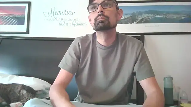 Snapshot of spence204011 chatting on 03-15-26, 06:37 spence204011 online show from 03-15-26, 06:37