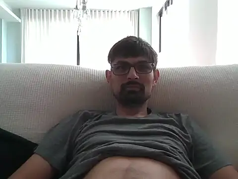 Snapshot of spence204011 chatting on 01-02-25, 02:24 spence204011 online show from 01-02-25, 02:24