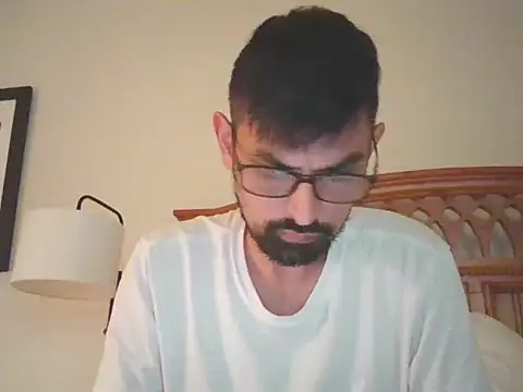 Snapshot of spence204011 chatting on 10-28-25, 02:45 spence204011 online show from 10-28-25, 02:45