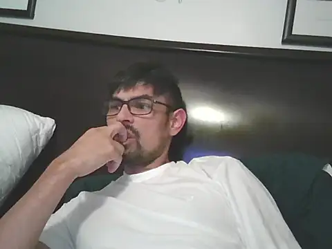 Snapshot of spence204011 chatting on 11-01-25, 11:09 spence204011 online show from 11-01-25, 11:09