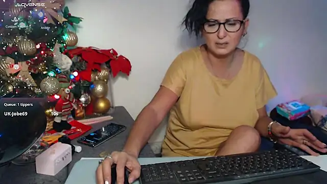 Snapshot of YourDreamLoverr chatting on 12-16-24, 11:50 YourDreamLoverr online show from 12-16-24, 11:50