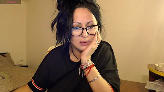 Snapshot of YourDreamLoverr chatting on 03-08-25, 03:39 YourDreamLoverr online show from 03-08-25, 03:39
