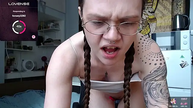 cranberry hot online show from 06-02-26, 02:06