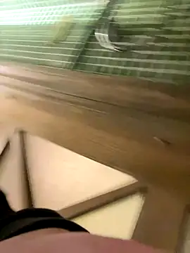 Snapshot of cut7in chatting on 12-14-25, 01:34 cut7in online show from 12-14-25, 01:34