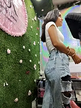 Snapshot of Anifer chatting on 12-14-24, 03:15 Anifer online show from 12-14-24, 03:15