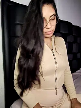 Snapshot of Anifer chatting on 10-30-25, 10:13 Anifer online show from 10-30-25, 10:13