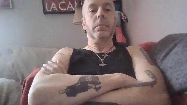 Snapshot of SHARPSkinhead chatting on 01-22-25, 09:35 SHARPSkinhead online show from 01-22-25, 09:35