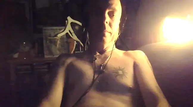 Snapshot of SHARPSkinhead chatting on 02-02-25, 11:21 SHARPSkinhead online show from 02-02-25, 11:21