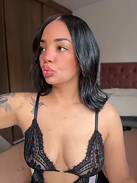 Sara LipsX online show from 06-26-26, 10:37