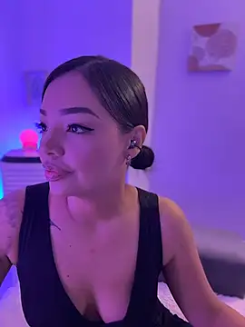 Sara LipsX online show from 12-23-25, 03:39