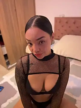 Sara LipsX online show from 06-14-26, 02:24