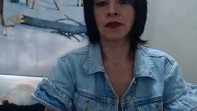 Snapshot of electra-mommy chatting on 03-04-25, 05:45 electra-mommy online show from 03-04-25, 05:45