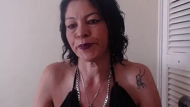 Snapshot of electra-mommy chatting on 03-18-25, 03:12 electra-mommy online show from 03-18-25, 03:12