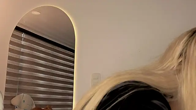 AtheneaRossi online show from 10-28-25, 12:48