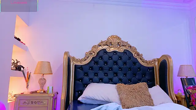 AdelinaVans online show from 10-29-25, 11:20