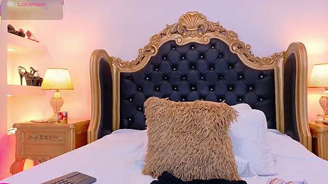 AdelinaVans online show from 11-24-25, 11:32