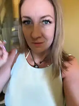 LaVitaBelle online show from 06-20-26, 07:02