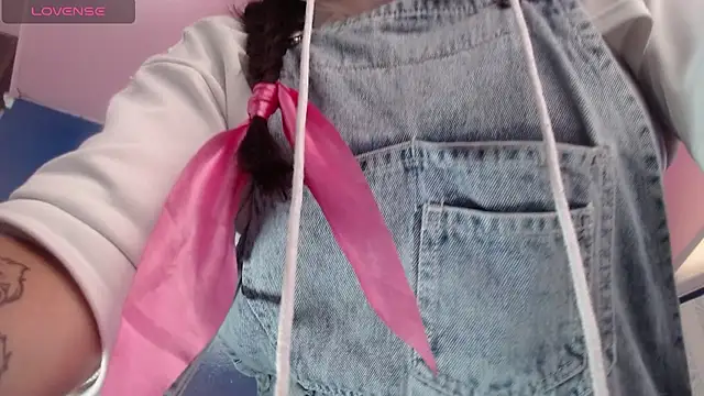 vitoria23  online show from 12-05-25, 02:15