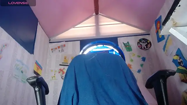 vitoria23  online show from 12-22-25, 02:17