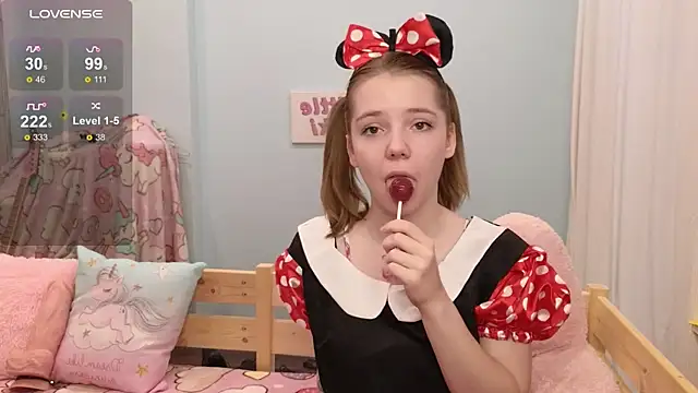 PrincessLittleKiki online show from 10-31-25, 07:05