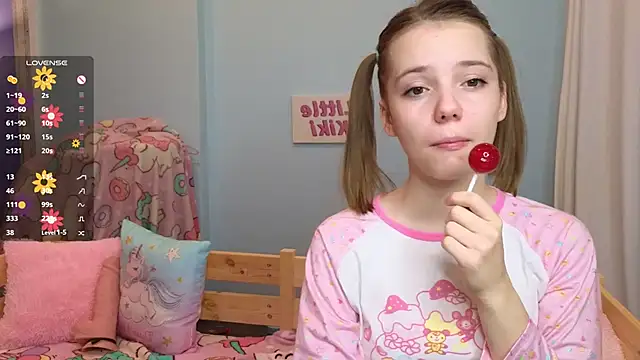 PrincessLittleKiki online show from 10-17-25, 07:11